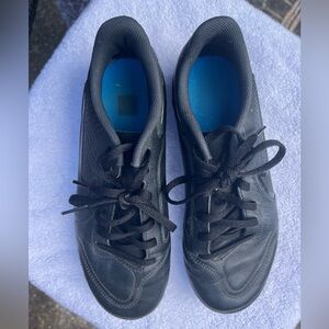 Nike Kids Tiempo Legend 9 Soccer Cleats. Boys Size 5.